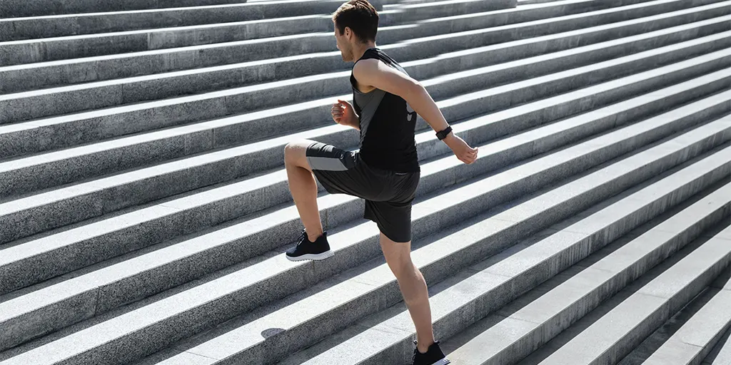 Does Fitbit charge 5 can track stairs